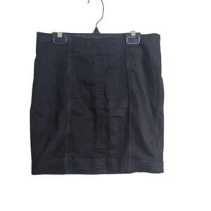 Free People Size 6 Black Zip Back Fitted Jean Skirt